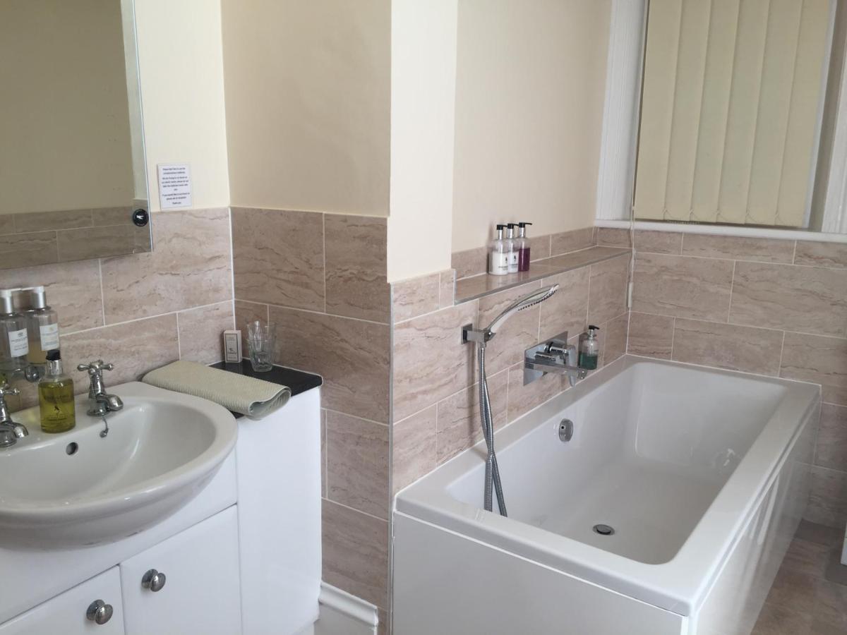 Broom Hall Country Bed & Breakfast 4*