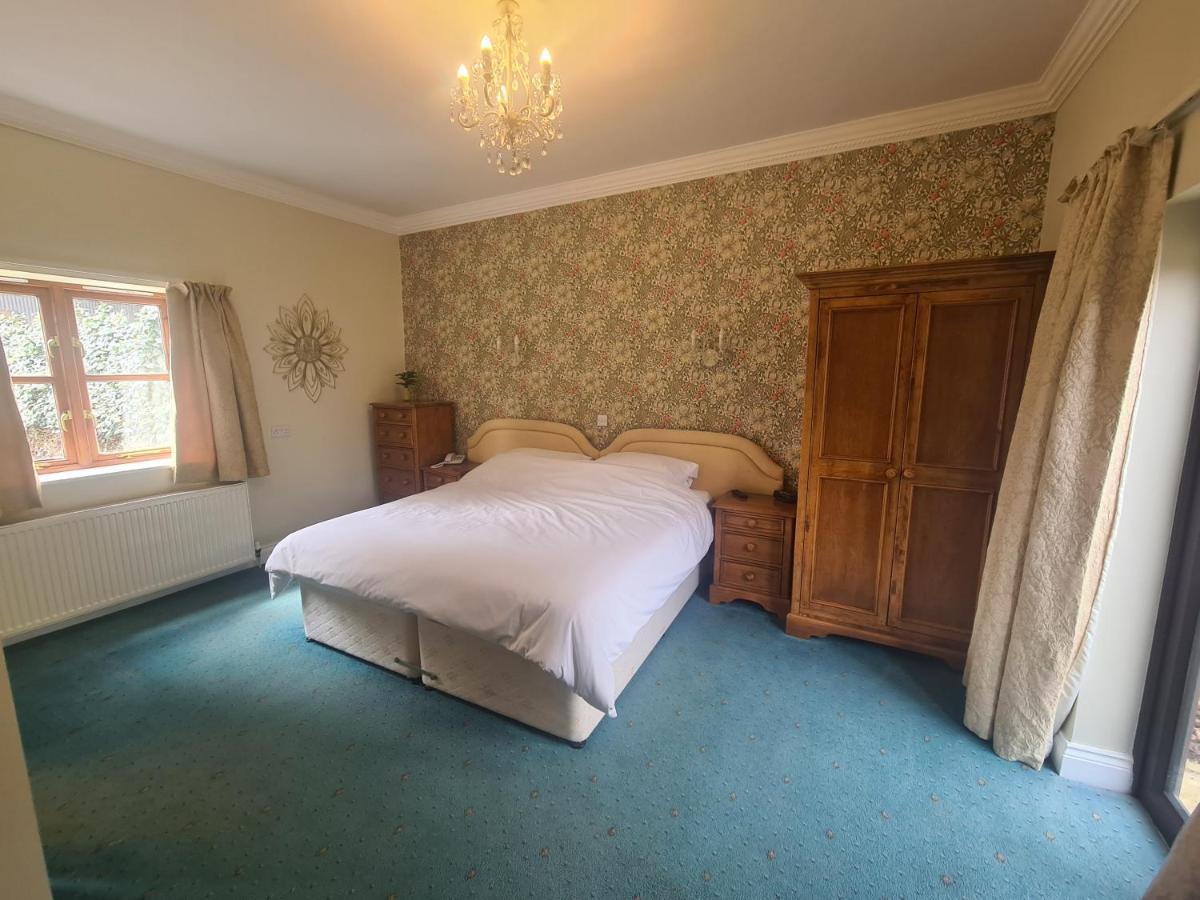 Broom Hall Country 4* Saham Toney