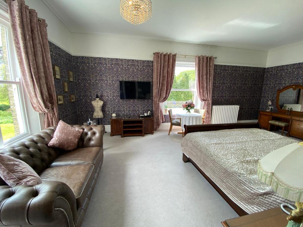 Broom Hall Country 4*